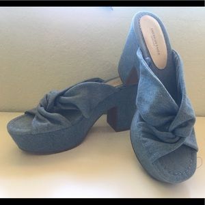 American Eagle high heel shoes